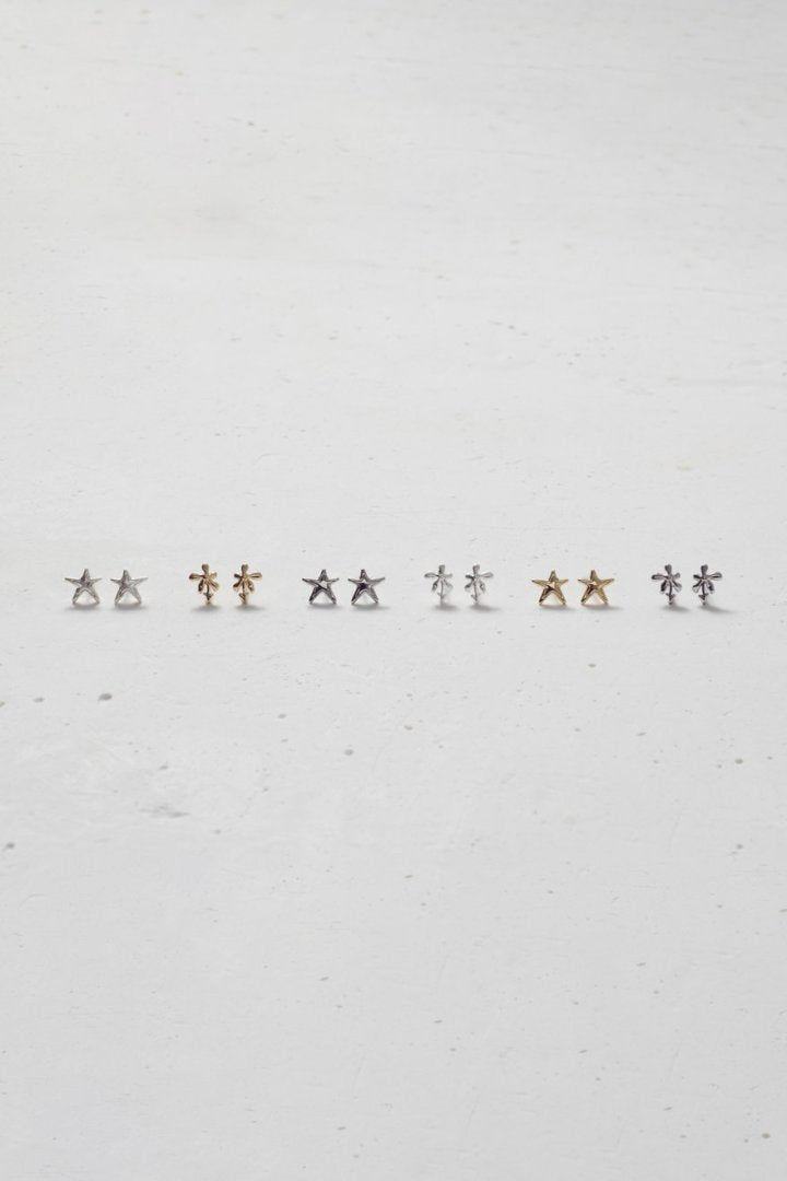 ウィッティ フラワー ピアス