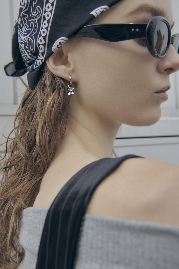 トゥインクル ブルーム ピアス