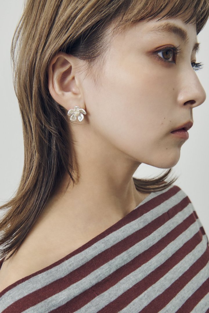 メタル フラワー × パール ピアス – GOLDY Onlinestore