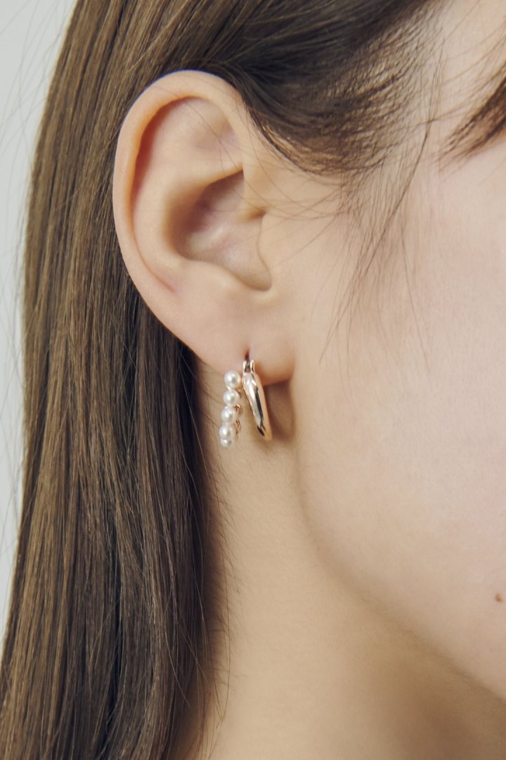 パール × メタル ライン フープ ピアス