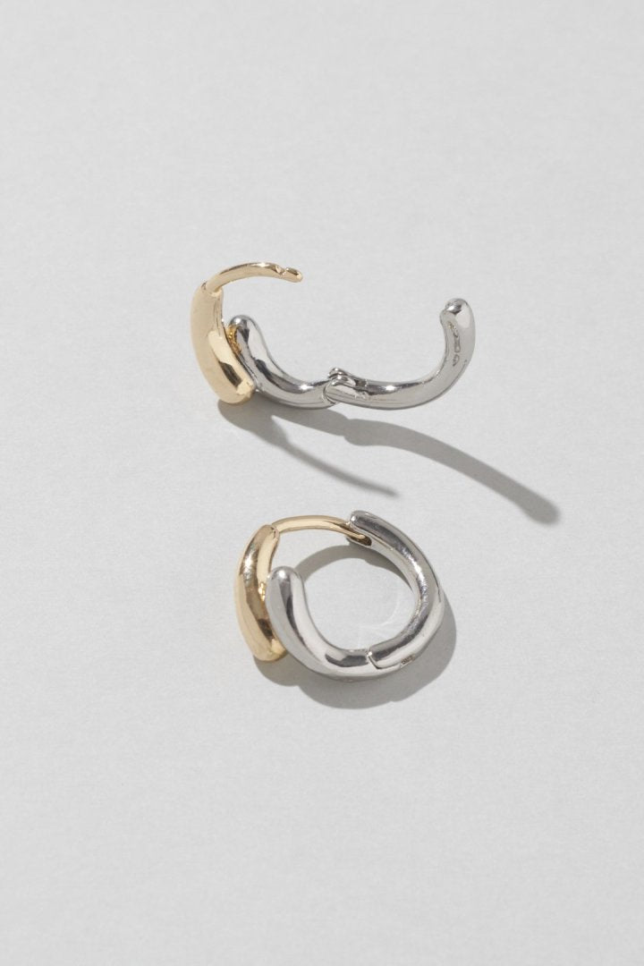 カーヴィー メタル ワンタッチ ピアス