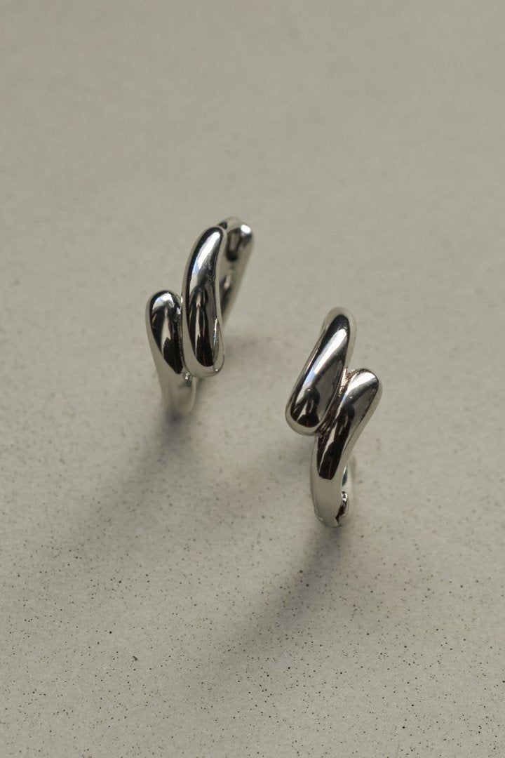 カーヴィー メタル ワンタッチ ピアス
