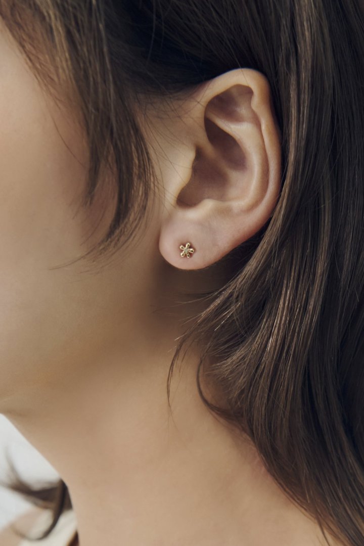 プチ フラワー ステンレス ピアス