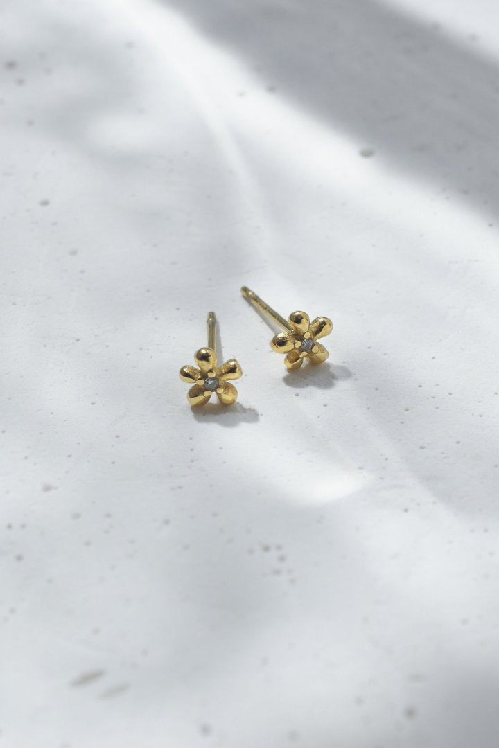 プチ フラワー ステンレス ピアス