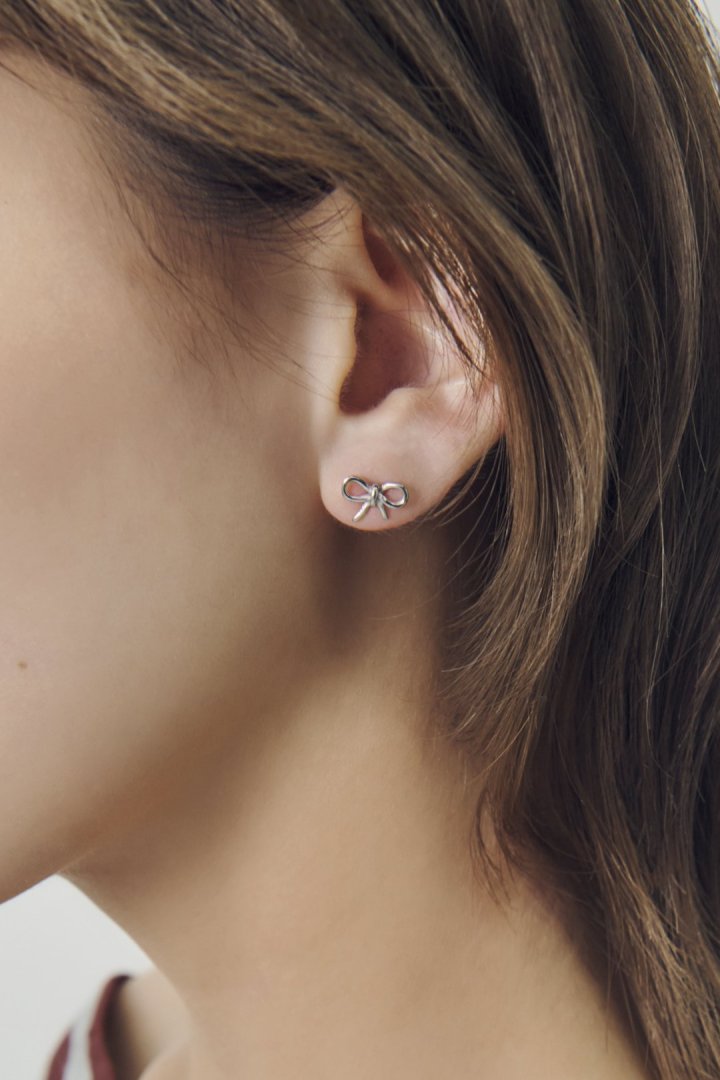 リボン モチーフ ステンレス ピアス
