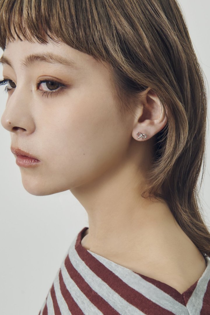 リボン モチーフ ステンレス ピアス