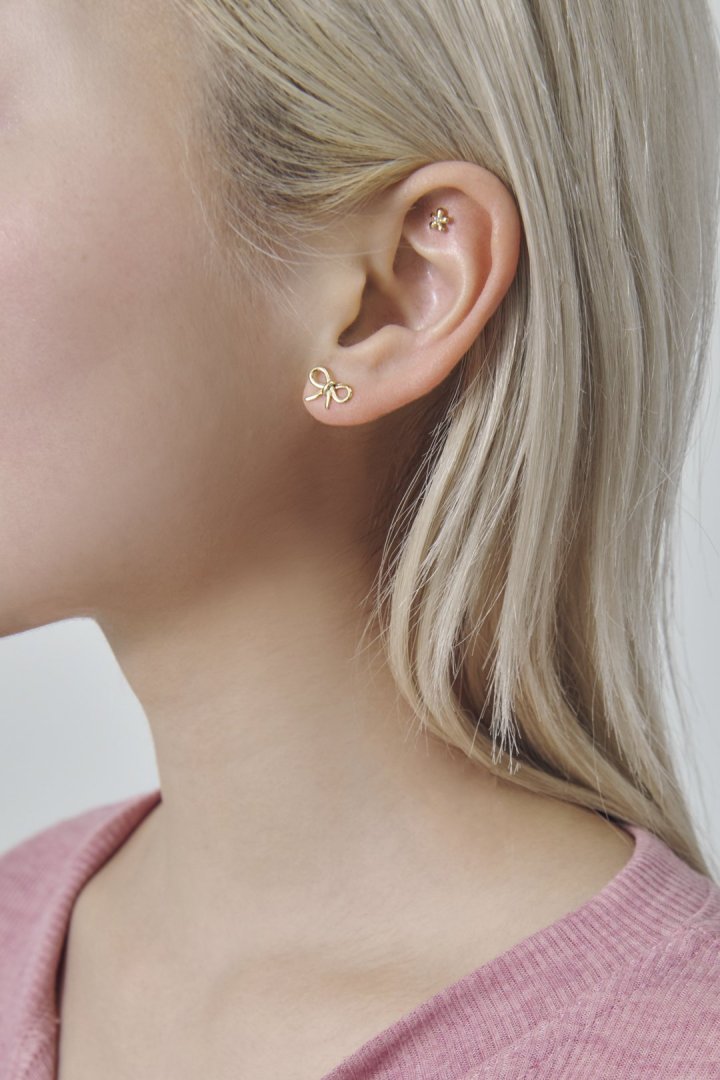 リボン モチーフ ステンレス ピアス