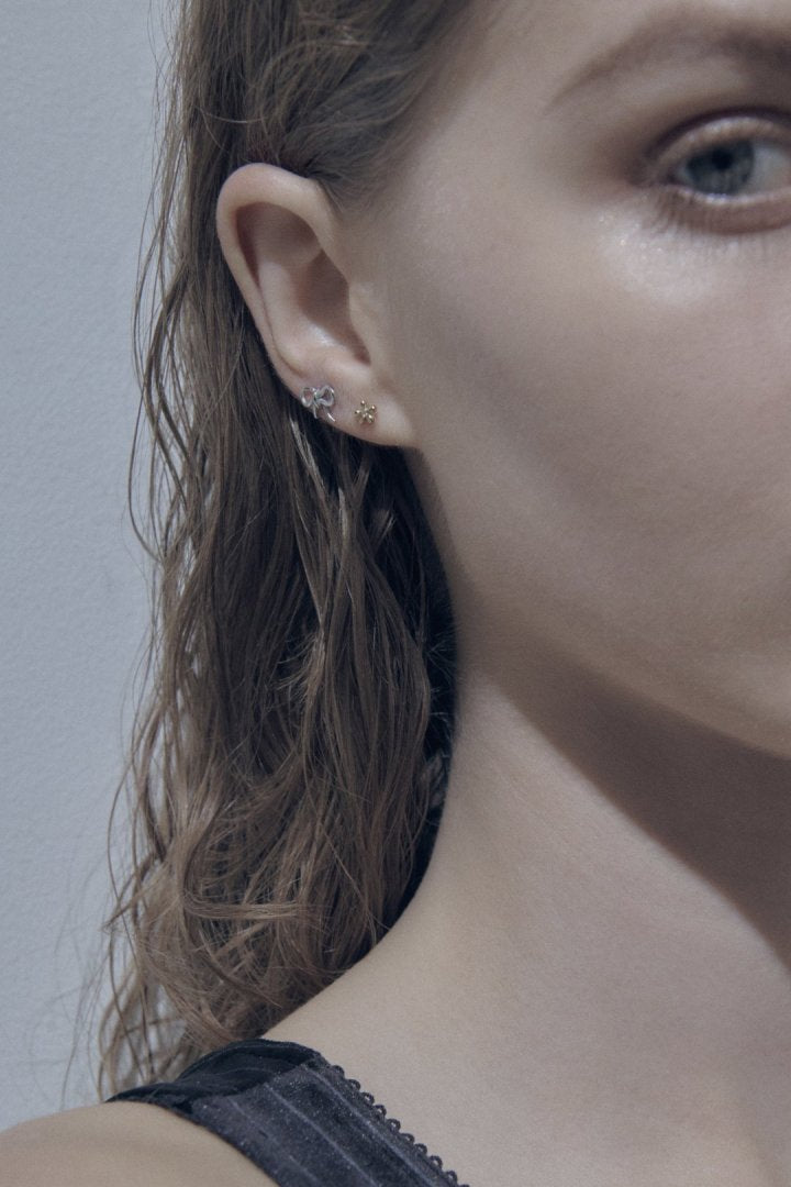 リボン モチーフ ステンレス ピアス