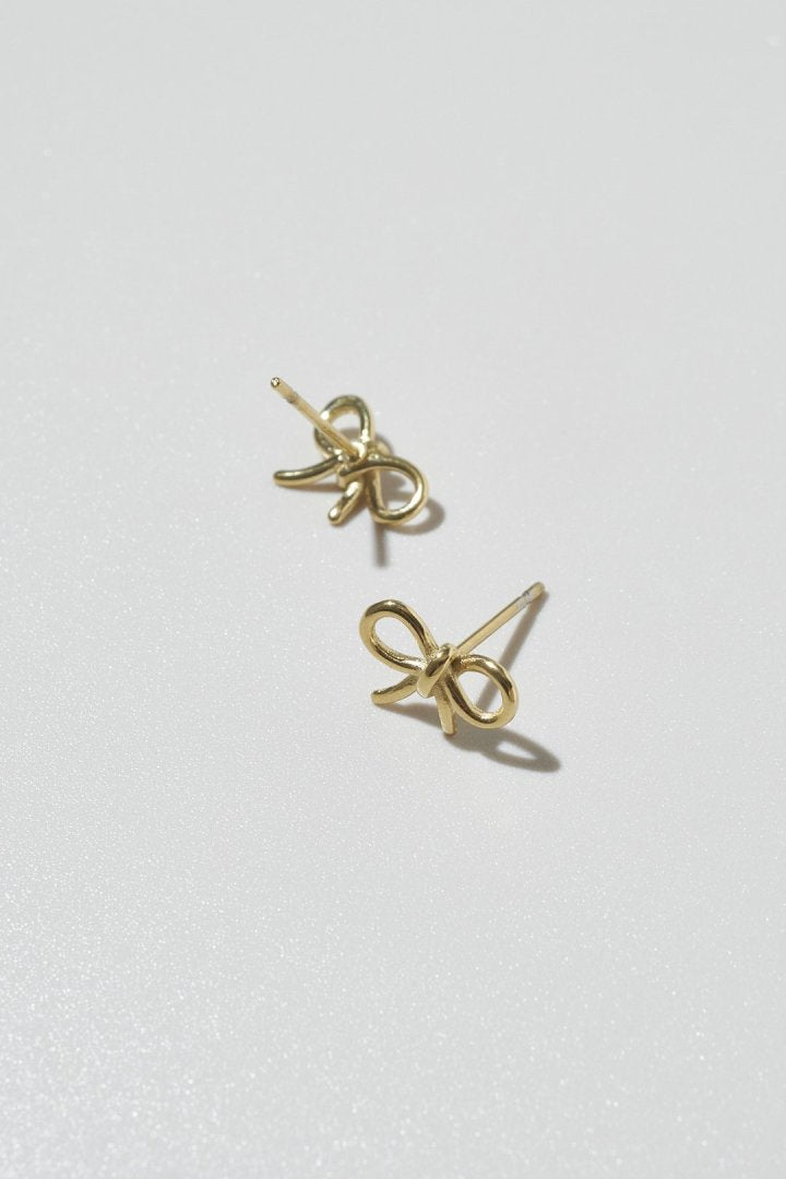 リボン モチーフ ステンレス ピアス