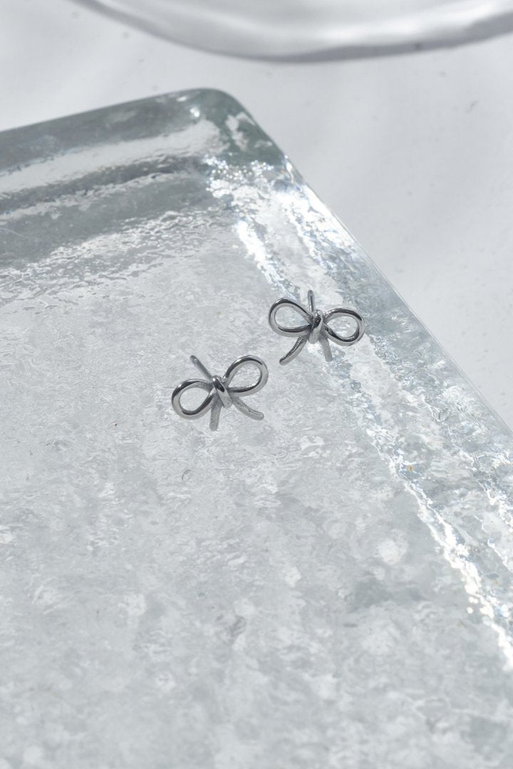 リボン モチーフ ステンレス ピアス
