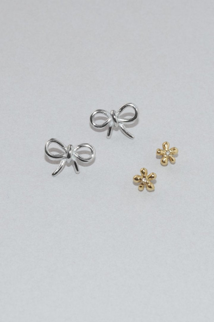 リボン モチーフ ステンレス ピアス