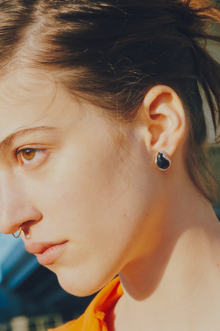 ジェミー ストーン ピアス