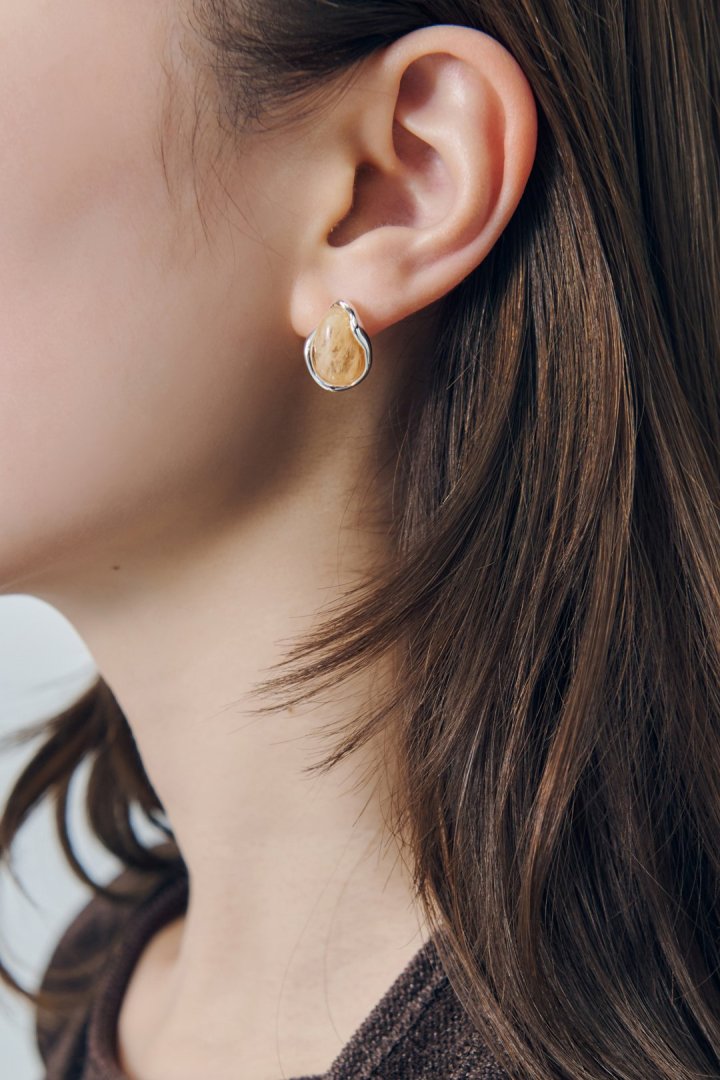 ジェミー ストーン ピアス