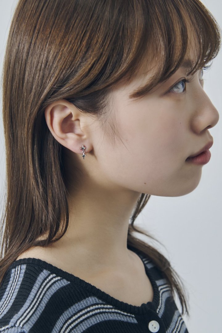 ダブル トィンクル ピアス