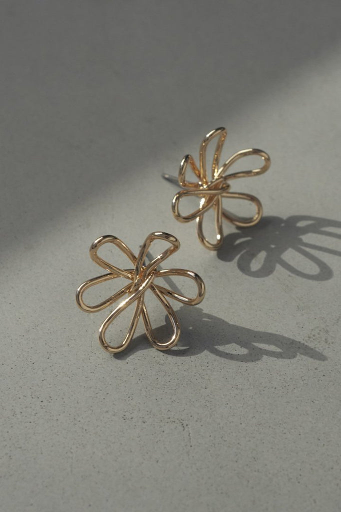 *お花とローレットサークルのピアス*【No.286】 カット アウト フラワー ピアス – GOLDY Onlinestore