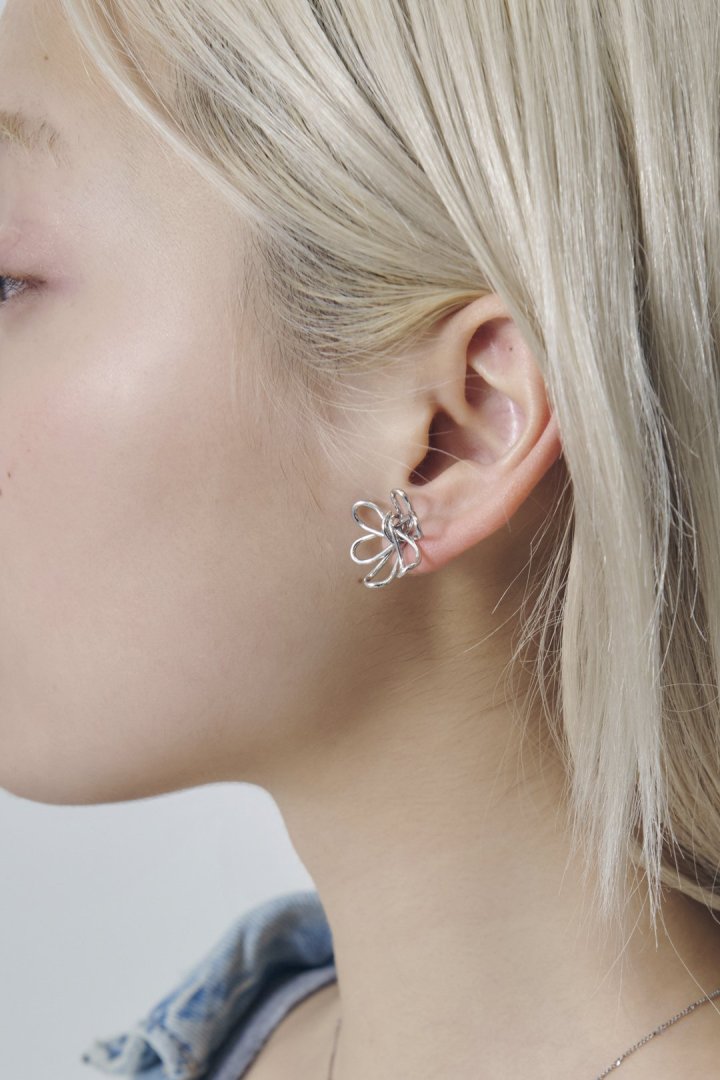 カット アウト フラワー ピアス – GOLDY Onlinestore