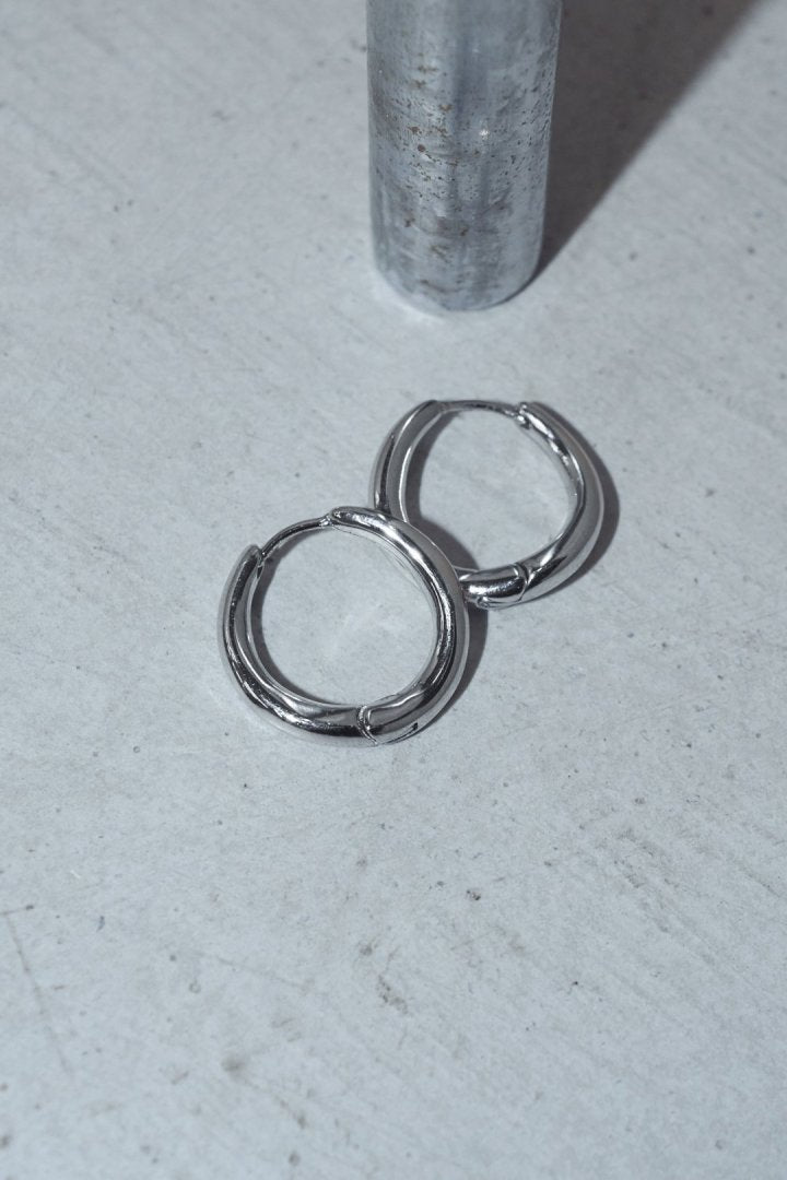 ウェービー ライン フープ ワンタッチ ステンレス ピアス