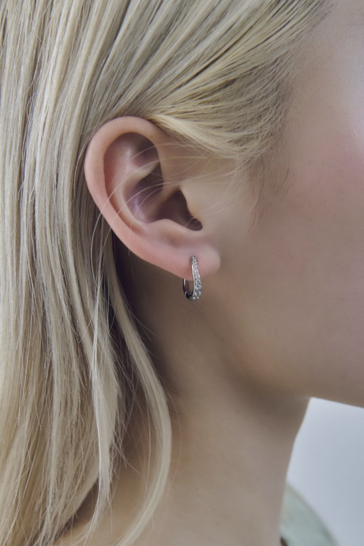 ビジュー × ウェービー ライン フープ ワンタッチ ステンレス ピアス