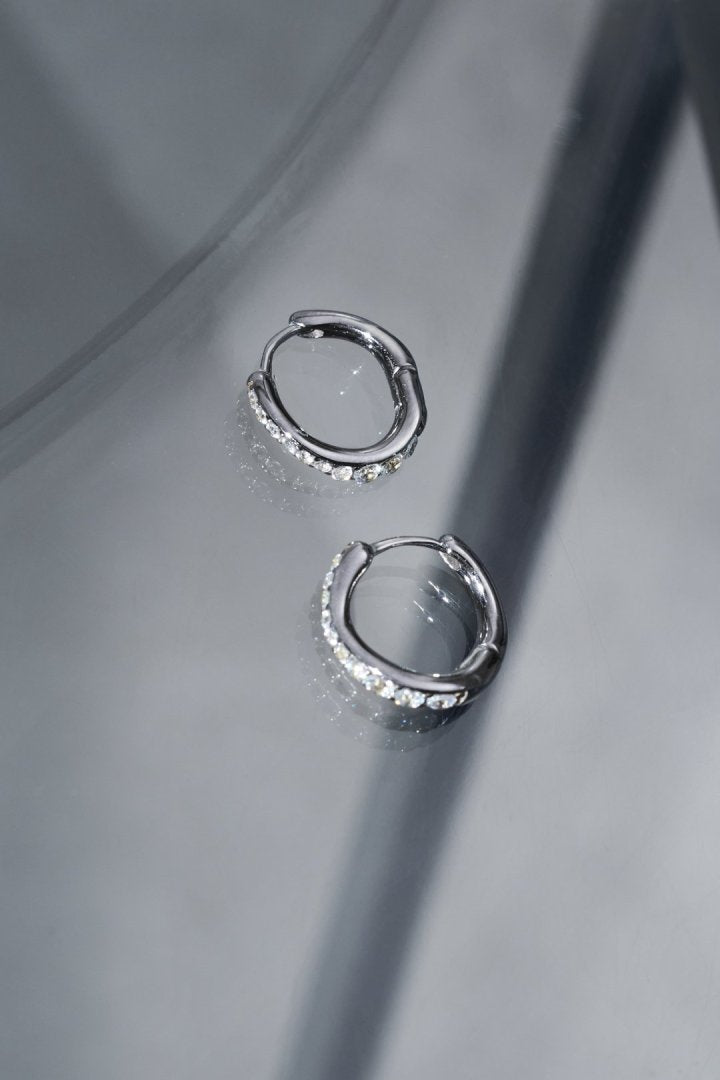 ビジュー × ウェービー ライン フープ ワンタッチ ステンレス ピアス