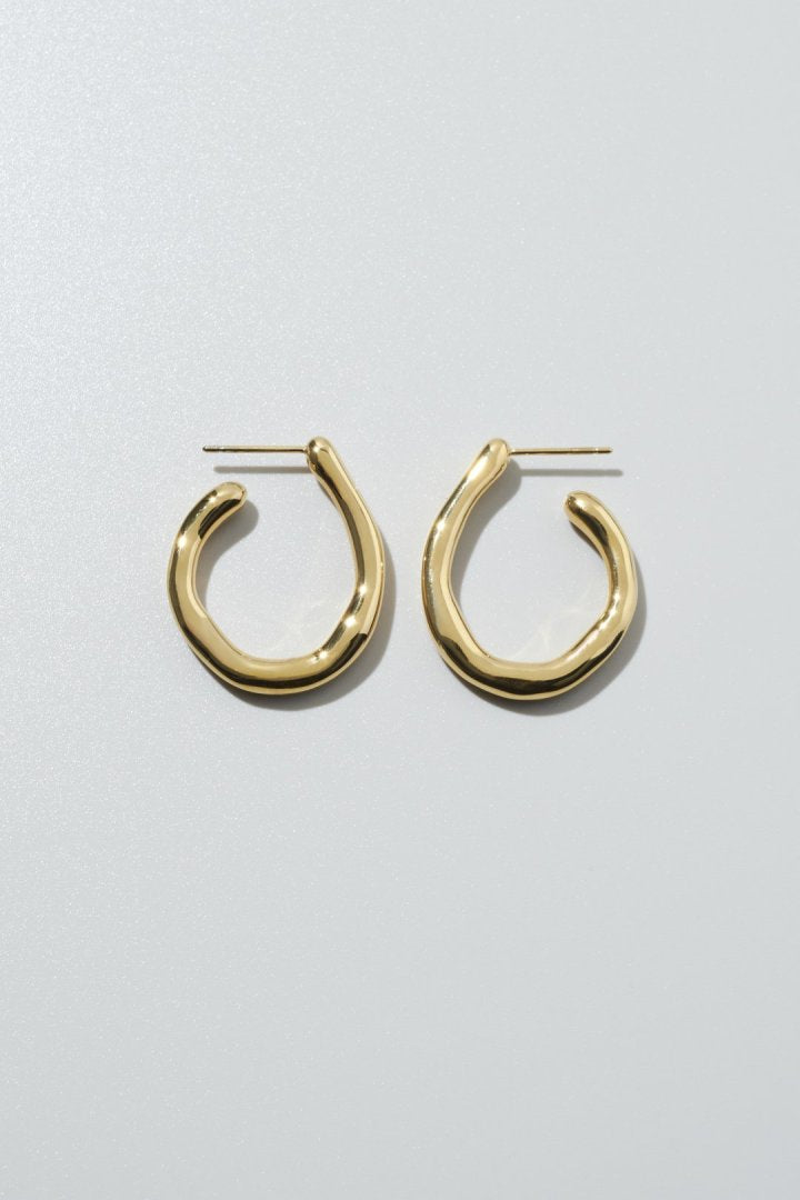 ニュアンス ワイド フープ ステンレスピアス