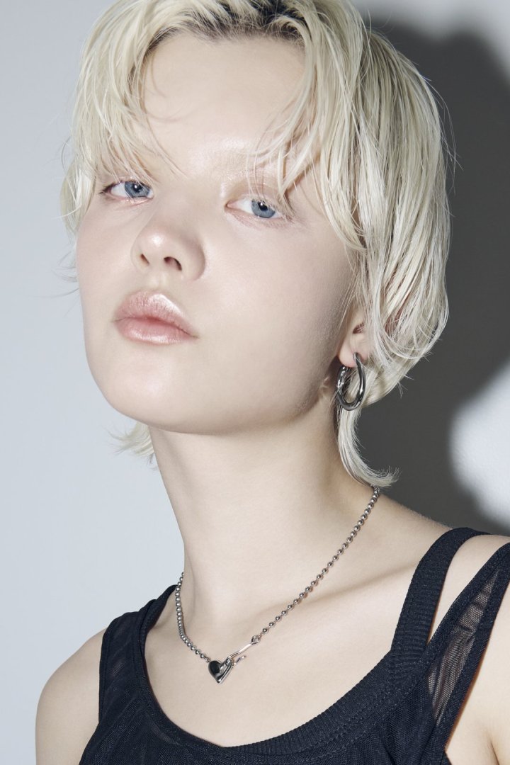 ニュアンス ワイド フープ ステンレスピアス