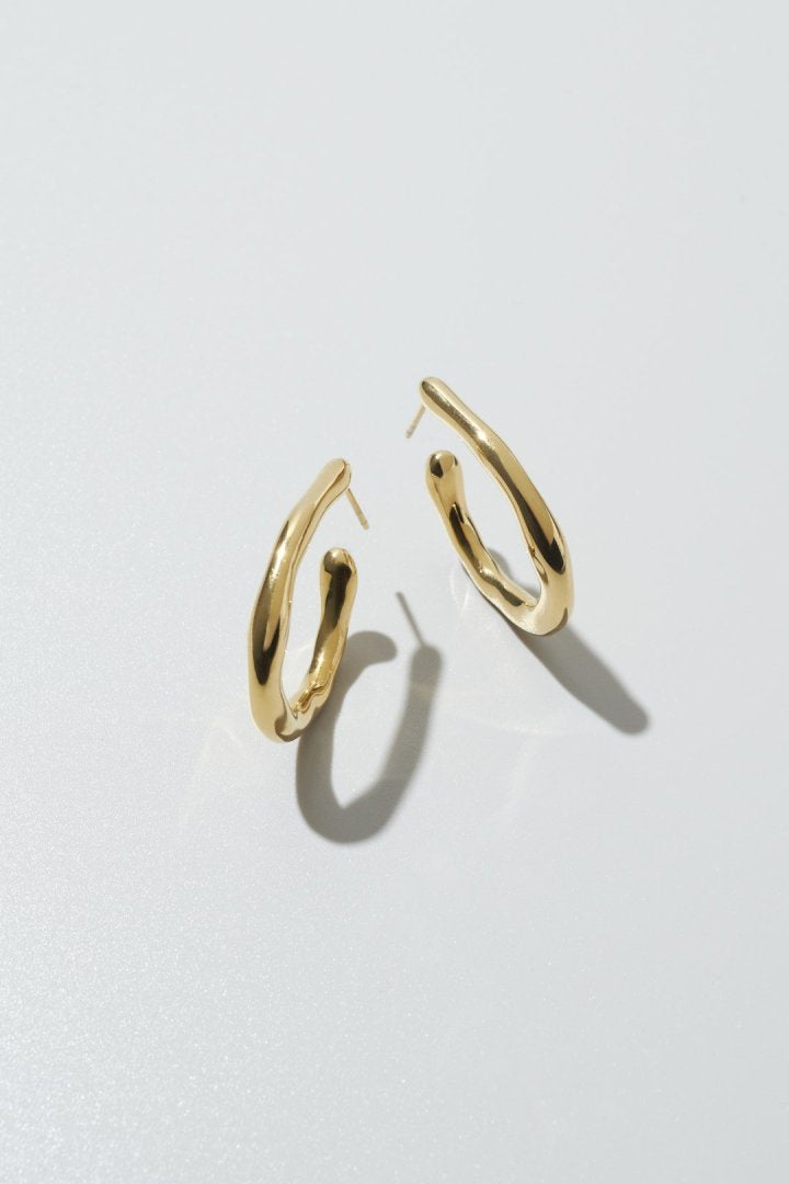 ニュアンス ワイド フープ ステンレスピアス