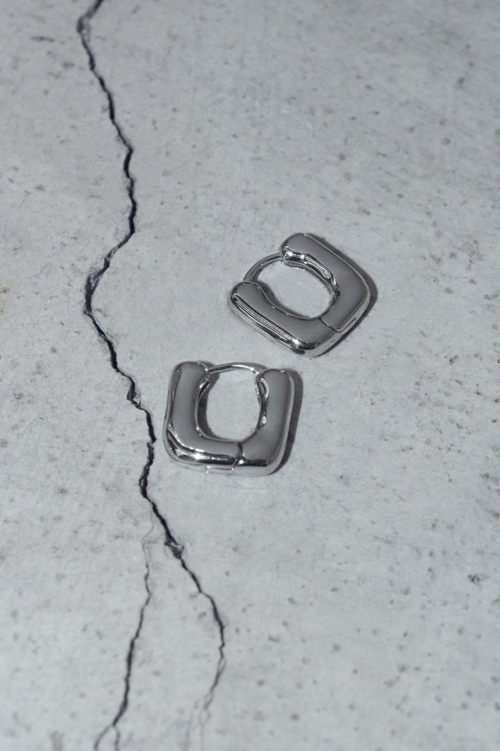 プランプ スクエア フープ ワンタッチ ステンレス ピアス