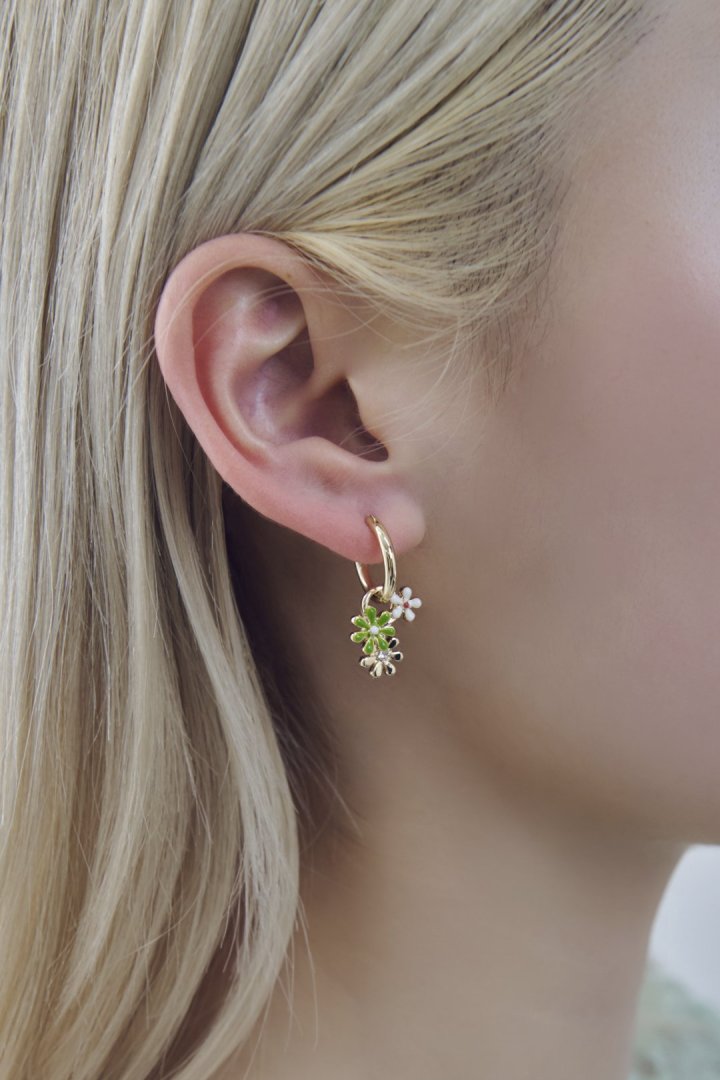 カラー ブルーム ピアス