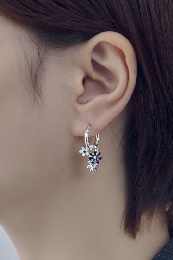 カラー ブルーム ピアス