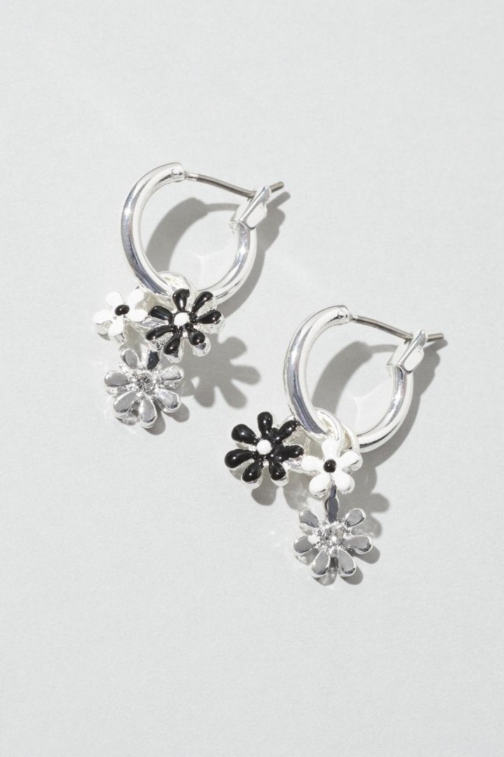 カラー ブルーム ピアス