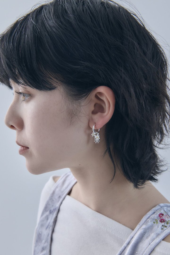 カラー ブルーム ピアス