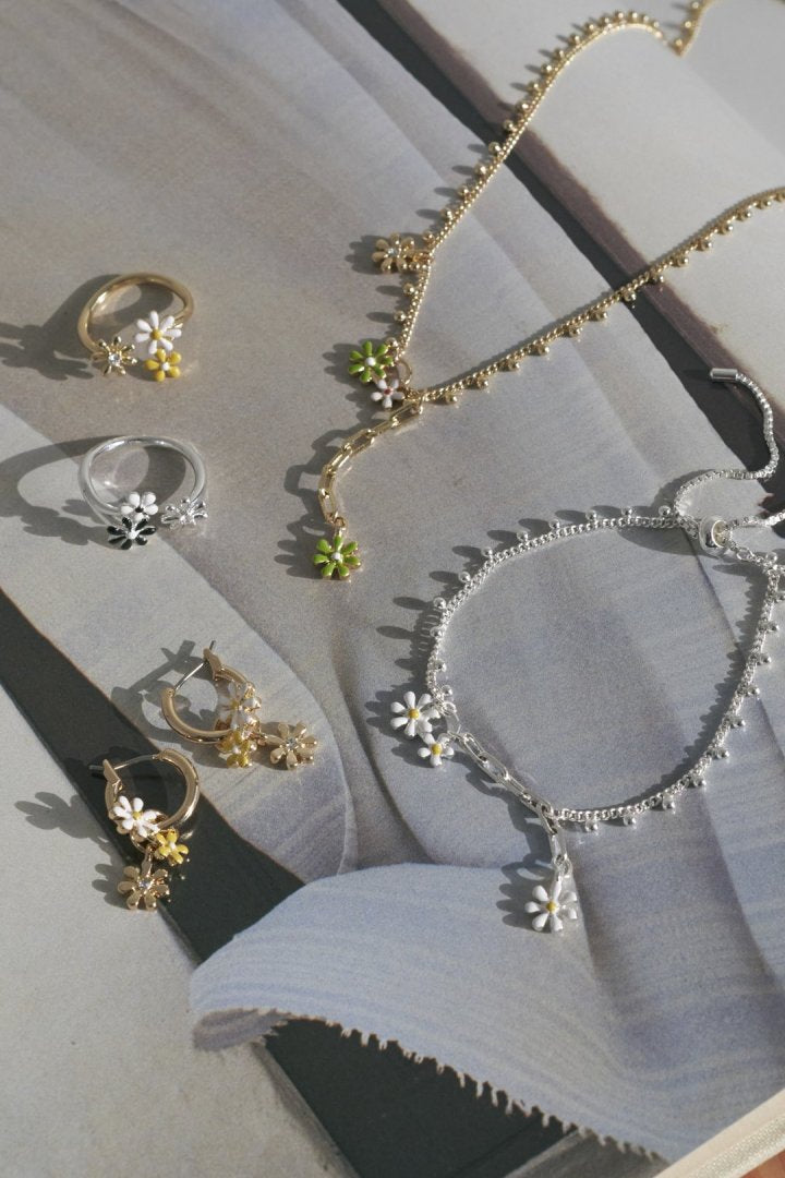 カラー ブルーム ピアス