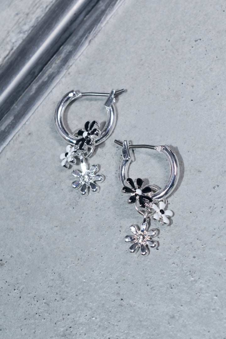 カラー ブルーム ピアス