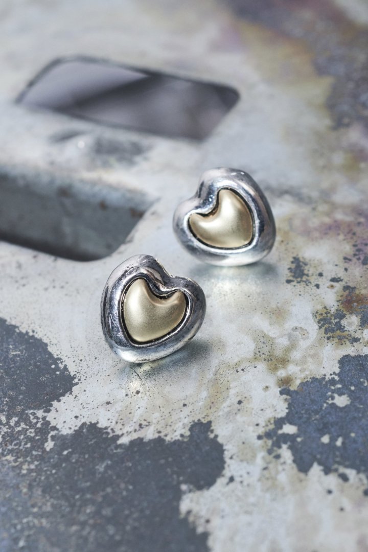 ヴィンテージ ハート エンベッド ピアス