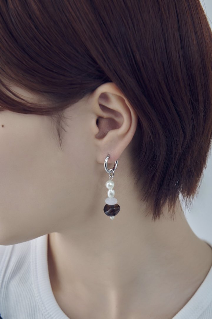 マルチ ストーン ピアス