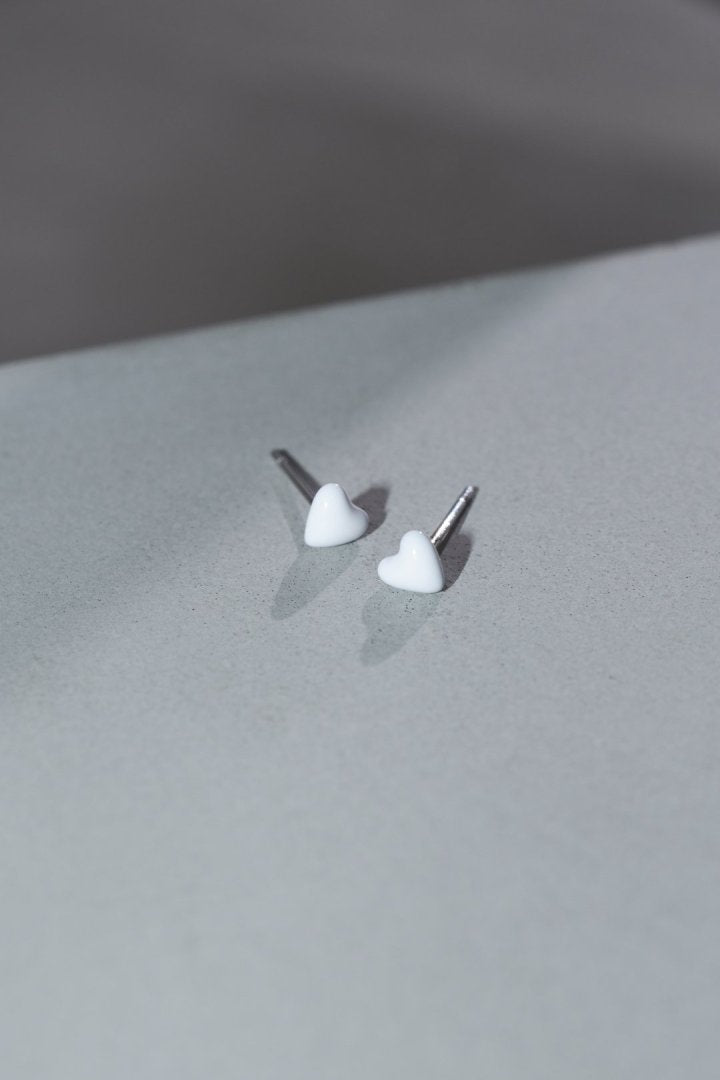 プチ カラー ハート ピアス