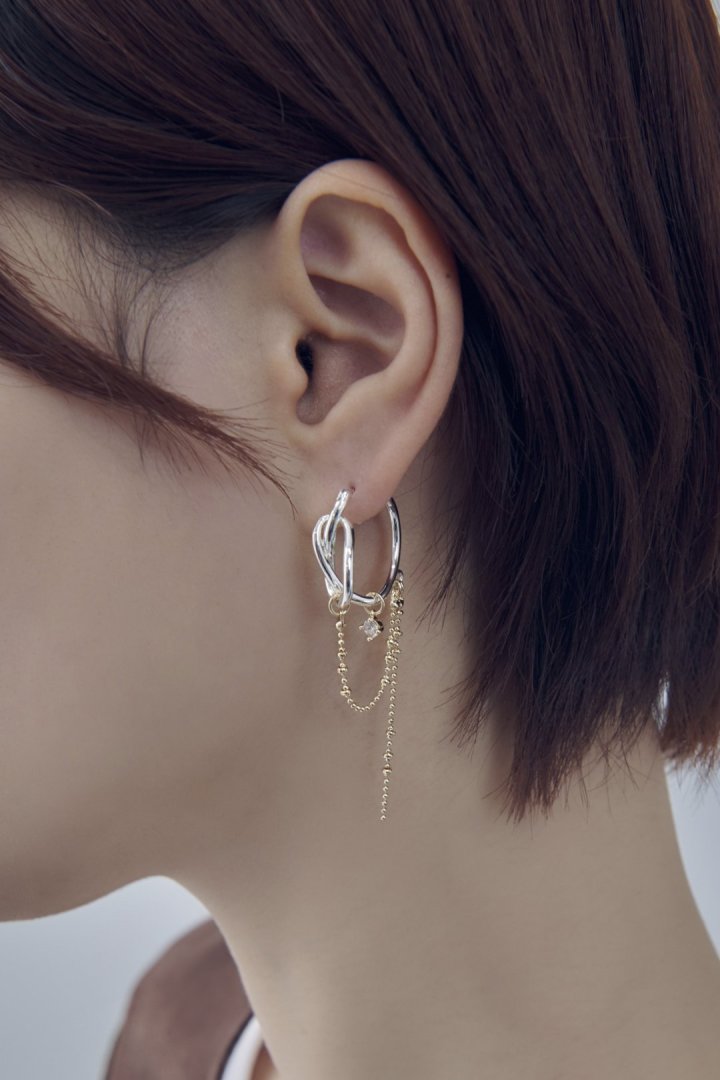 ハング チェーン × ノット フープ ピアス – GOLDY Onlinestore