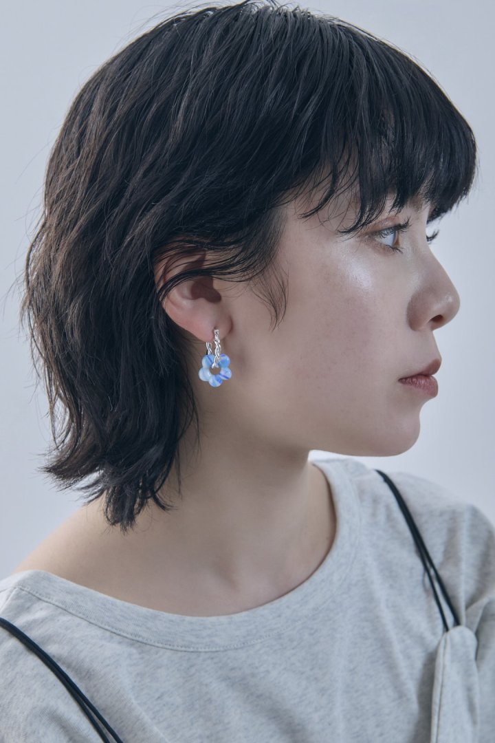 グラス フラワー ピアス
