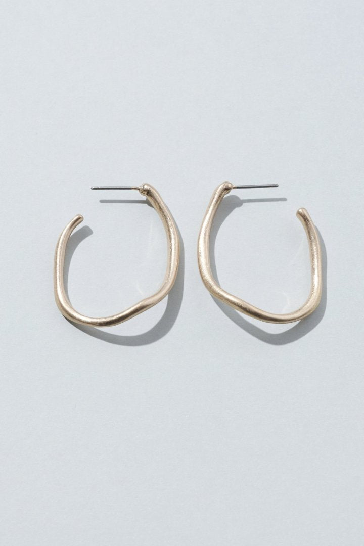 カーヴィー ライン ワイド ピアス
