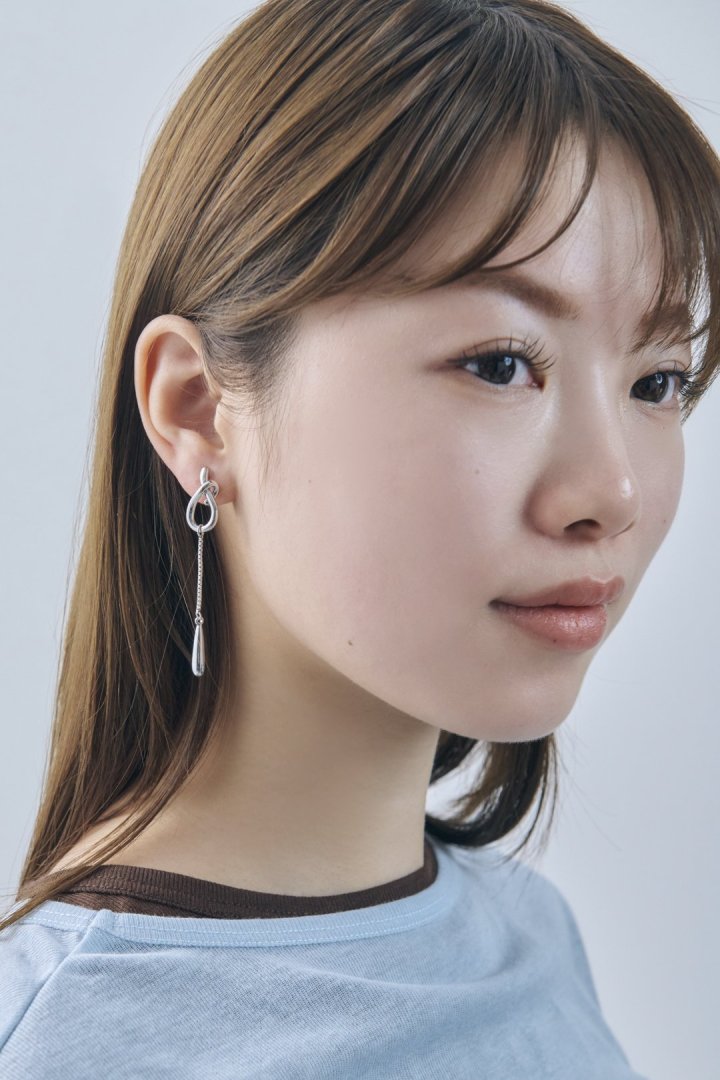 ニュアンス ライン アシンメトリー ロング ピアス