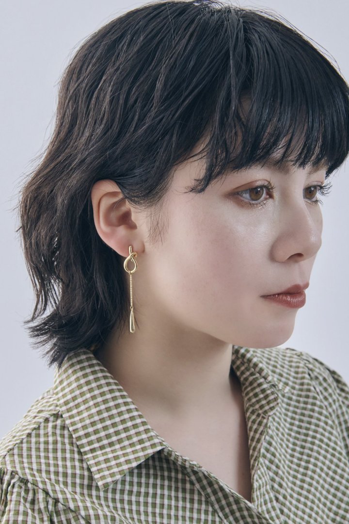 ニュアンス ライン アシンメトリー ロング ピアス