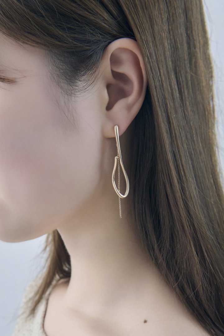 ニュアンス ライン アシンメトリー ロング ピアス