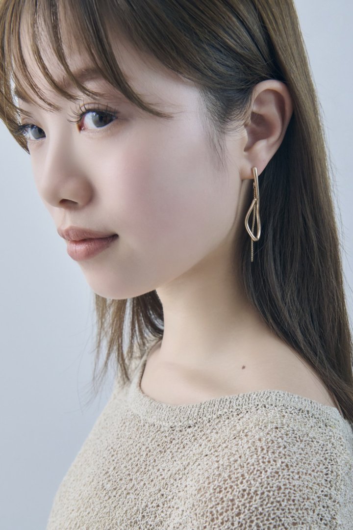 ニュアンス ライン アシンメトリー ロング ピアス
