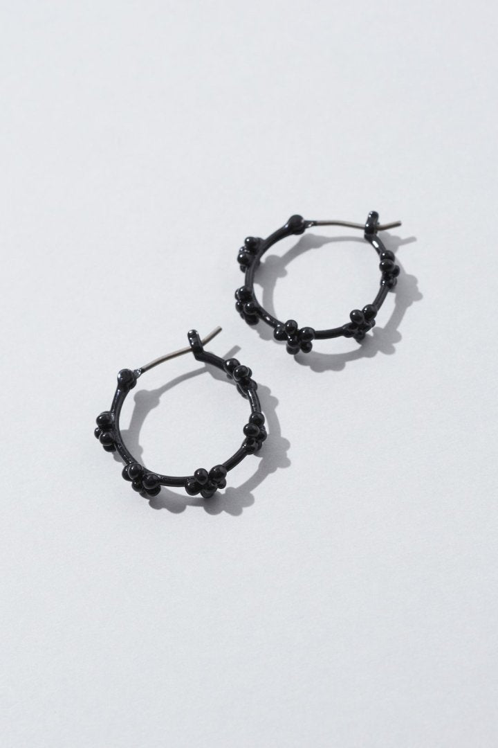 フラワー ライン フープ ピアス