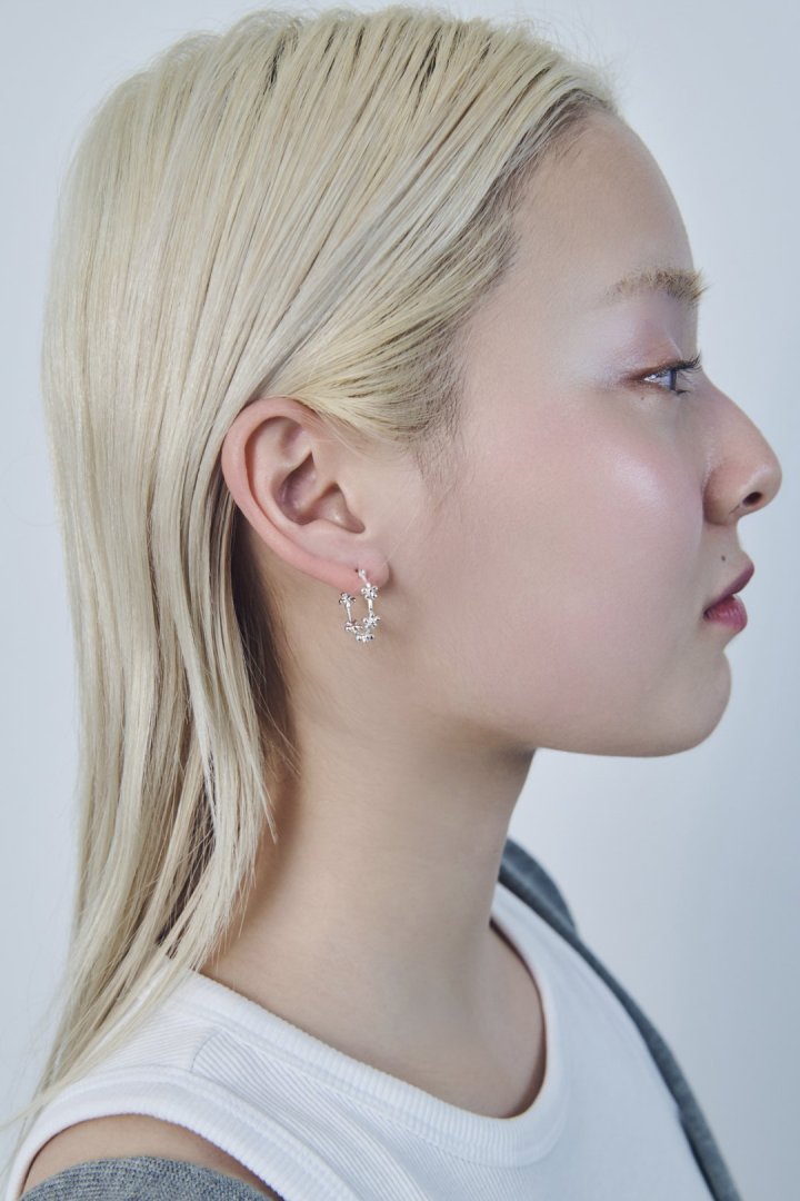 フラワー ライン フープ ピアス – GOLDY Onlinestore