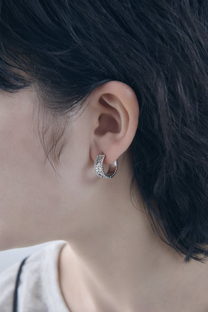 ヴィンテージ  ハート エングレイヴ ワンタッチ ピアス