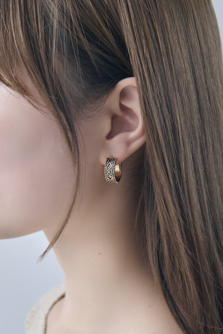 ヴィンテージ ハート エングレイヴ ワンタッチ ピアス – GOLDY Onlinestore