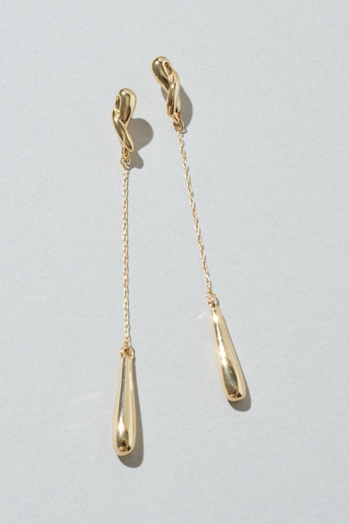 ツイスト × チェーン ロング ピアス