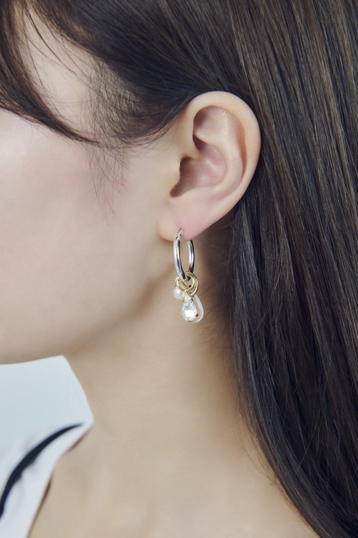 アッセンブル グロウ チャーム ピアス