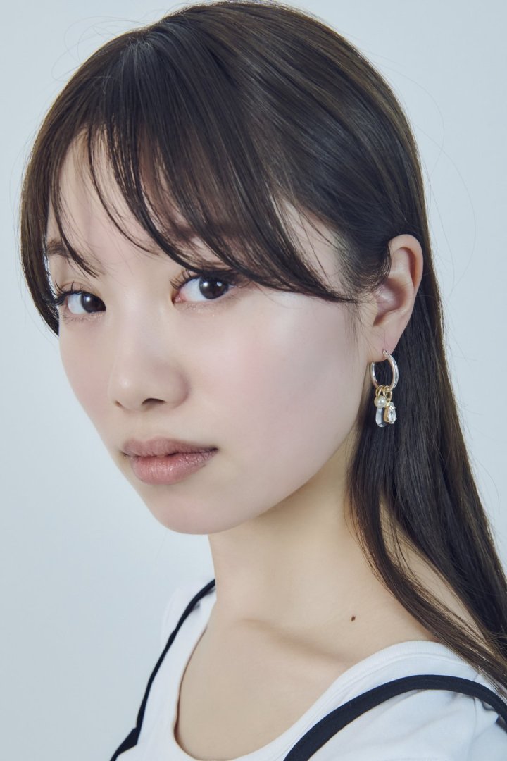 アッセンブル グロウ チャーム ピアス